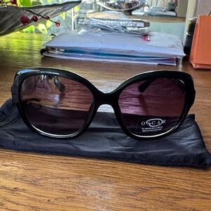 Oscar de la Renta Black Sunglasses